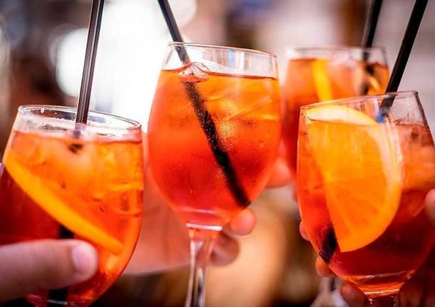 Vacanza all’Hotel Aurora di Misano Adriatico con Pensione completa e aperitivo Tipico